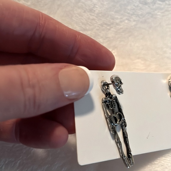 🌟3/$12 NEW Skeleton Pierced Earrings - Picture 6 of 7